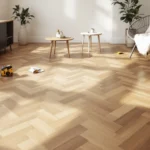 Stijlvolle kamer met nieuw herringbone PVC-vloer, moderne meubels en DIY-tools, belicht door zacht natuurlijk licht voor een luxe uitstraling.