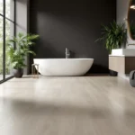Moderne badkamer met luxe houtlook PVC-vloer, witte vrijstaande badkuip, chromen accenten en groene planten, uitstralend elegantie.